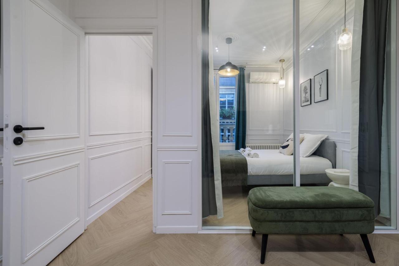Poetic Stay - Champs Elysees Paris Eksteriør billede