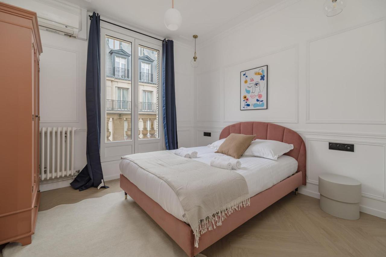 Poetic Stay - Champs Elysees Paris Eksteriør billede